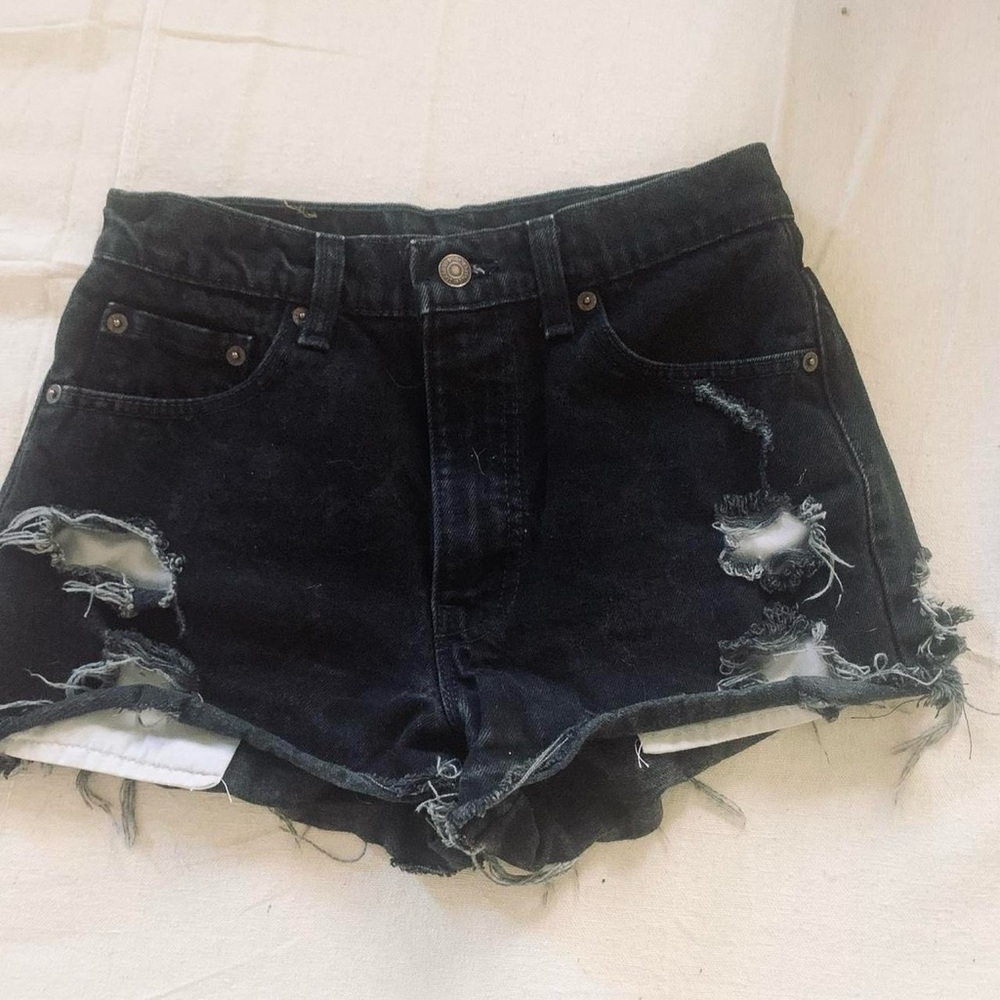 Festival Gear! Levi’s 550 Distressed Cut-off Jean Shorts
29” Waist Black